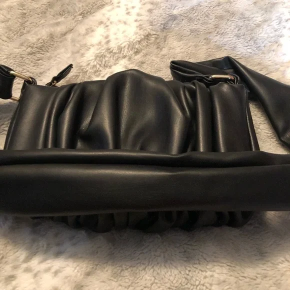 Cute No Name Small Purse - Picture 3 of 4